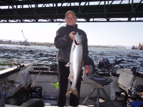 Lewis River salmon fishing